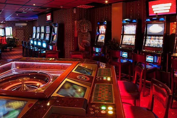Sic Bo table layout on cambodia pools showing dice cage and betting positions